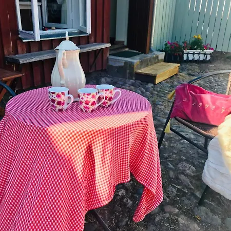 Cozy Roosi Guest apartment 1, free parking Apartament